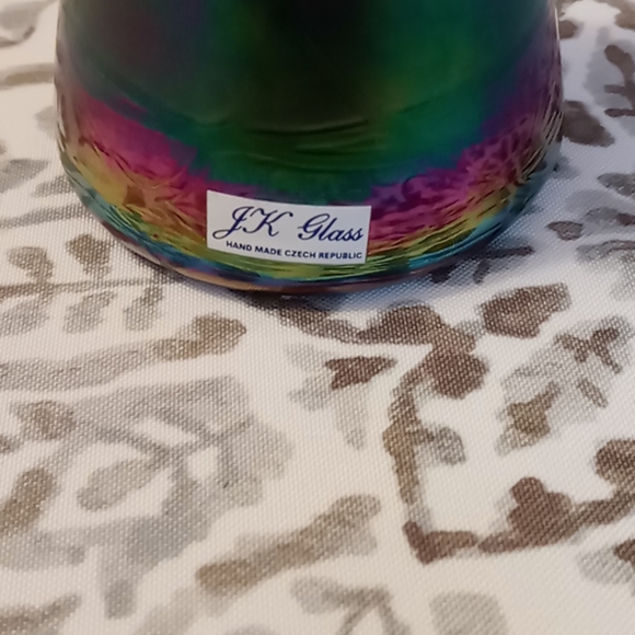 Unique Bohemian iridescent signed vase - Picture 4 of 4